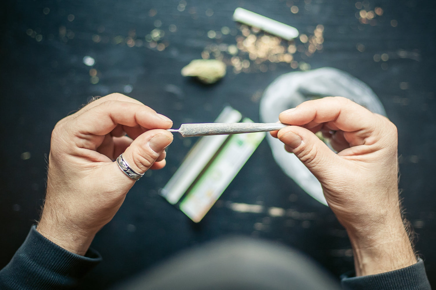 Cannabis bei der Arbeit: Was Beschäftigte und Arbeitgebende wissen sollten