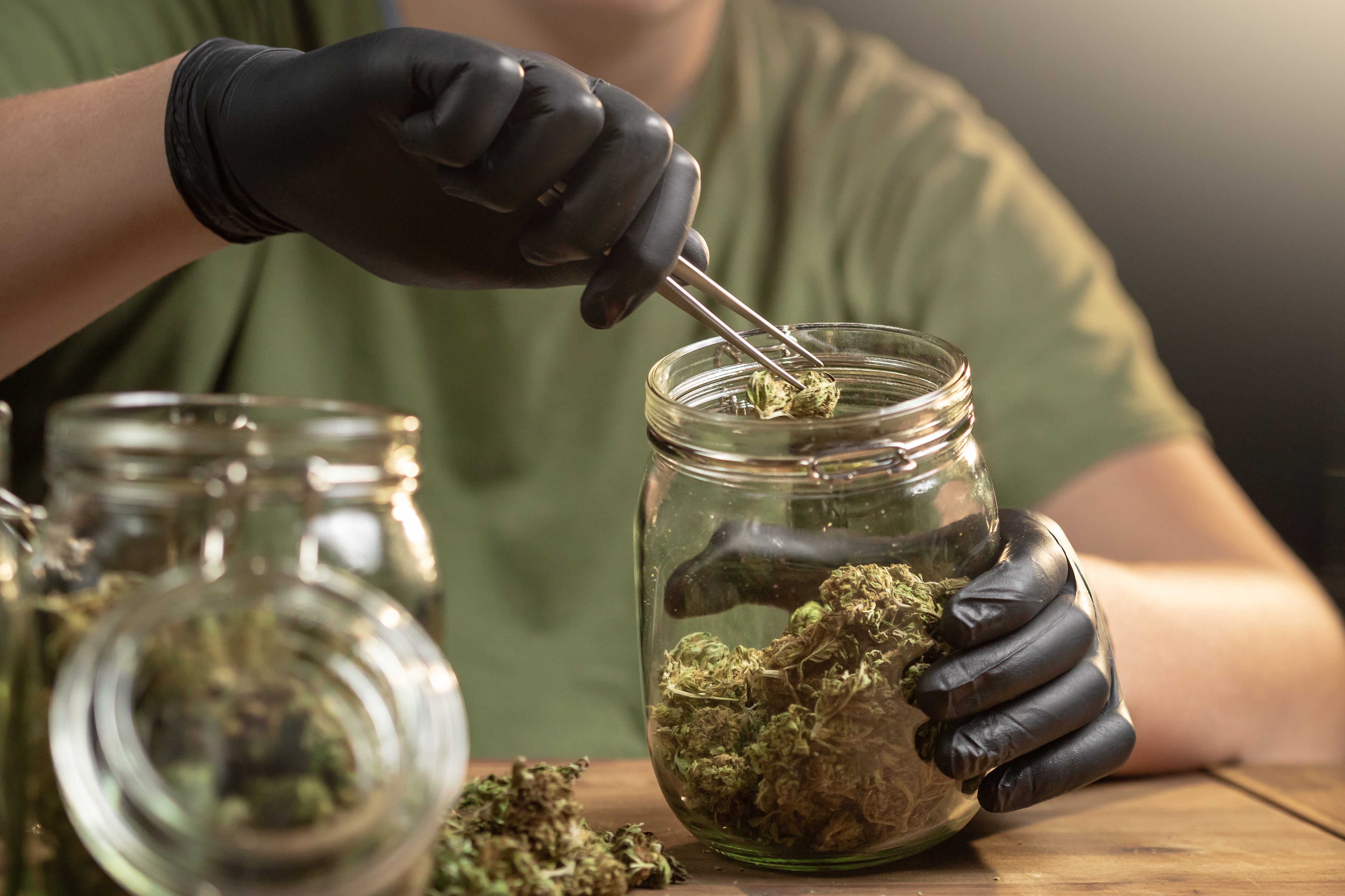 Cannabis lagern im Glas