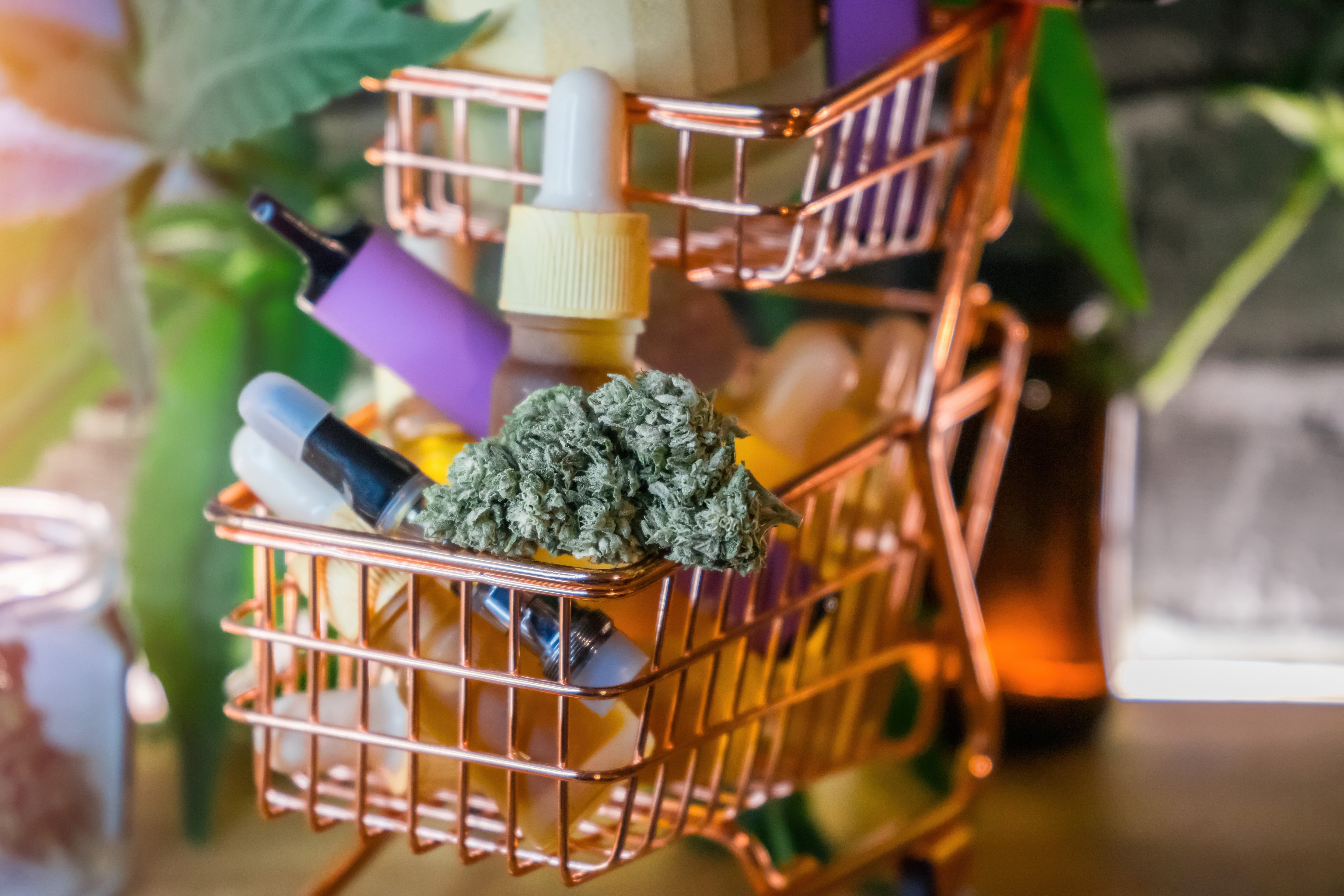 Miniatut Einkaufswagen mit Vaporizern und medizinischen Cannabis